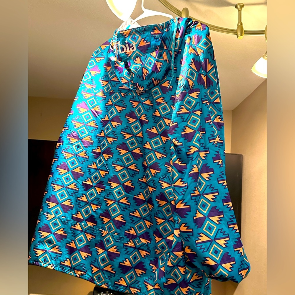 Columbia Challenger - Windbreaker - Aztec Design Green Purple Design